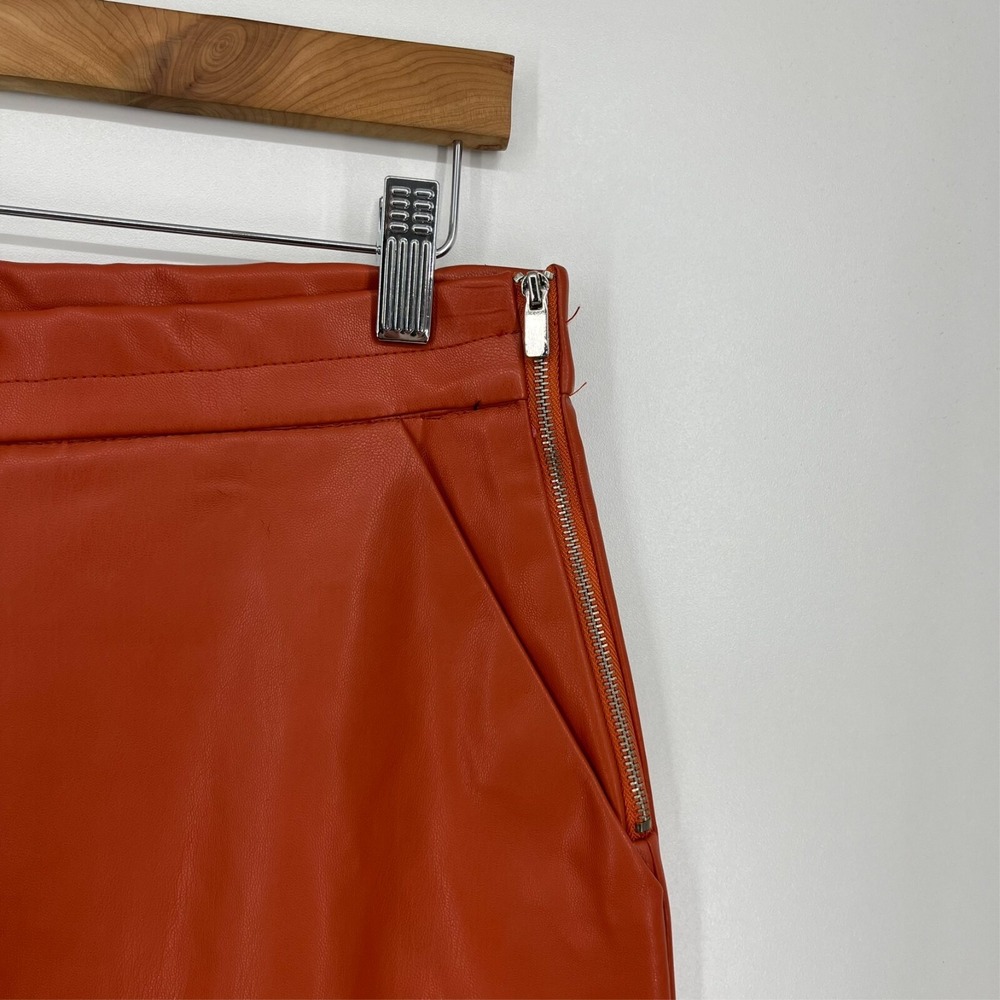 Zara Trafaluc Faux‎ Leather Pants Women's M Orange Side Zip Biker Wide Leg Crop - Picture 4 of 8
